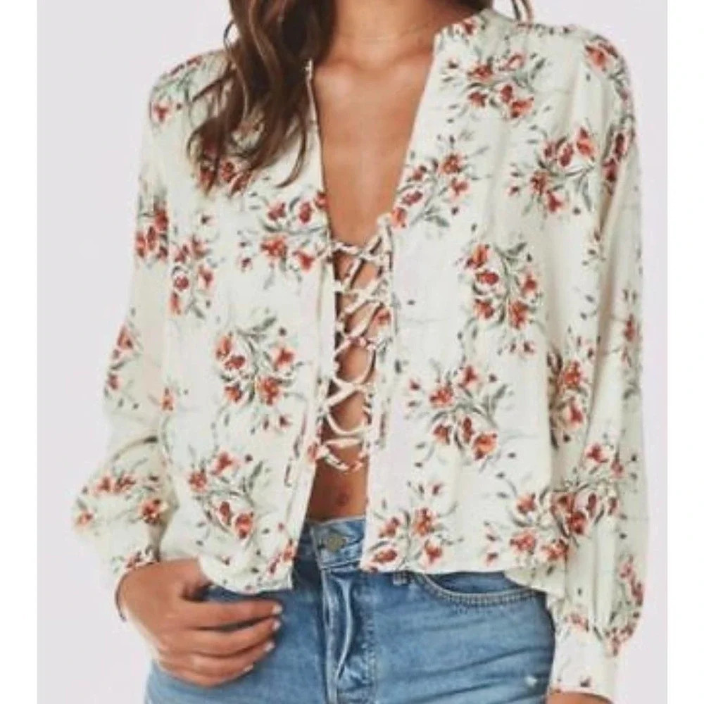 Flynn Skye Get Away Lace Up Front Blouse Day Desire White Red Floral Size US XS